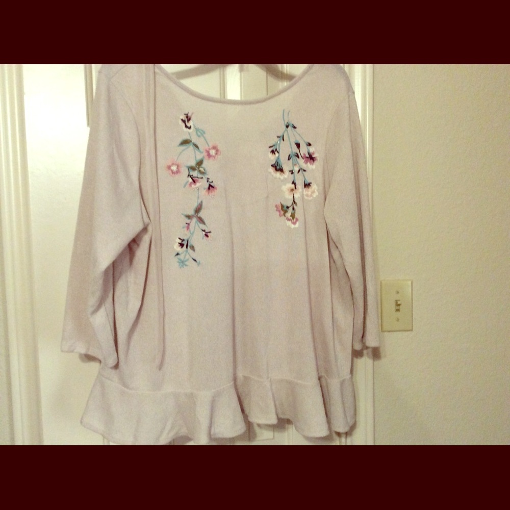 Lauren Conrad XL silver gray embrd peplum sweater